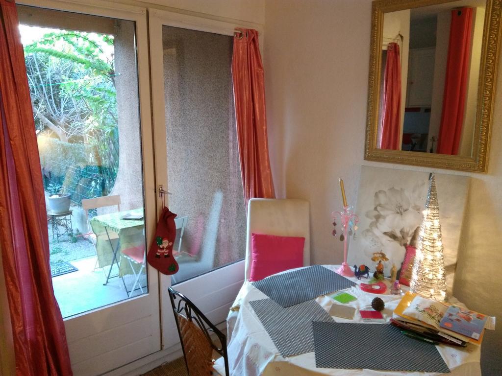 Apartment Joli Avec Jardinet