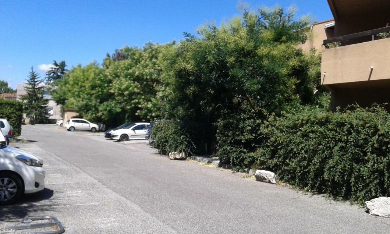 Joli Avec Jardinet Apartment Avignon